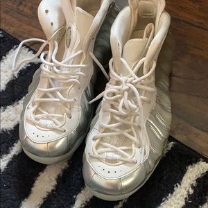 White:silver foamposite